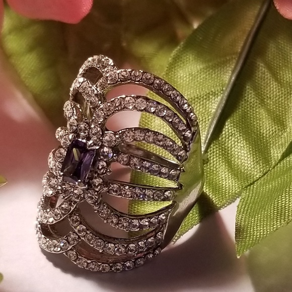Beautiful Amethyst Ring - Picture 5 of 8